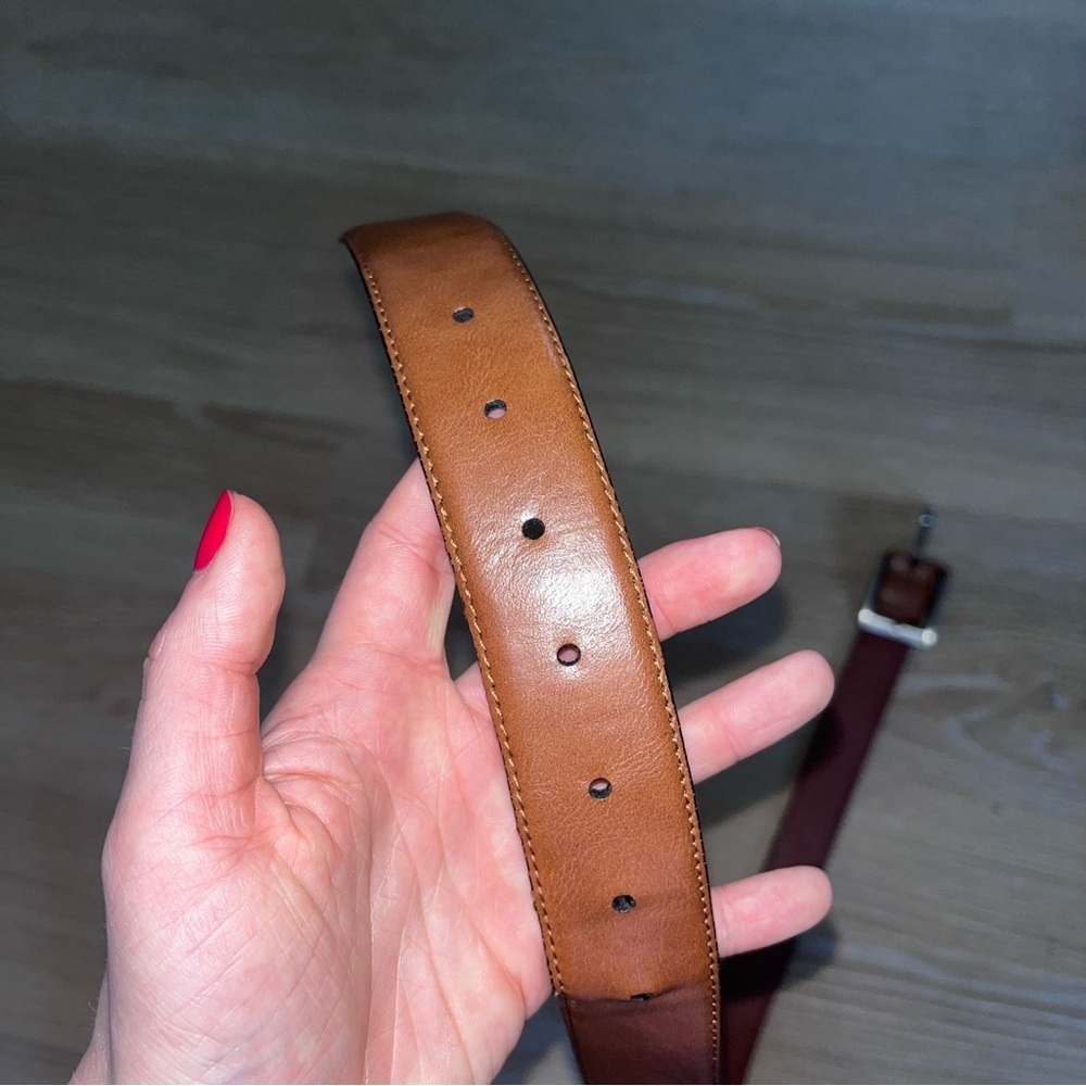 Van Heusen brown leather belt - Picture 2 of 2